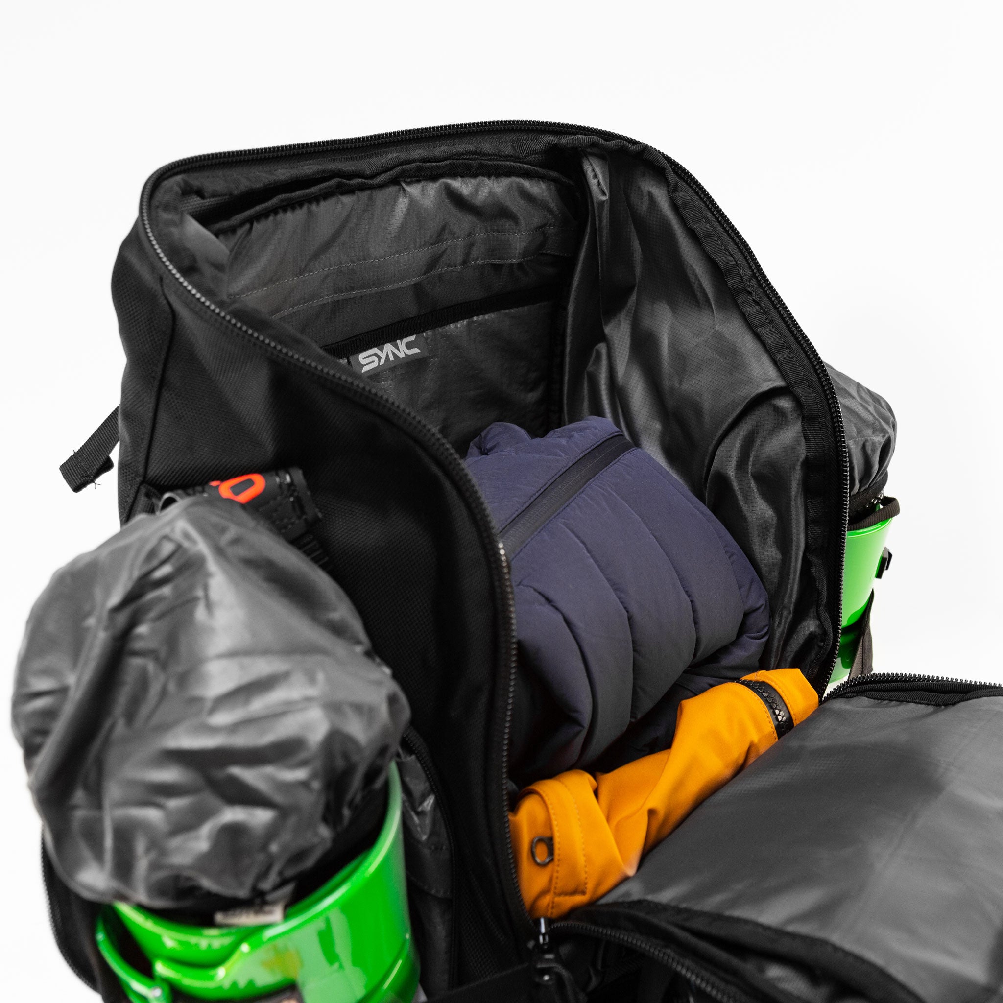 sync-performance-athlete-ski-race-backpack-open-side