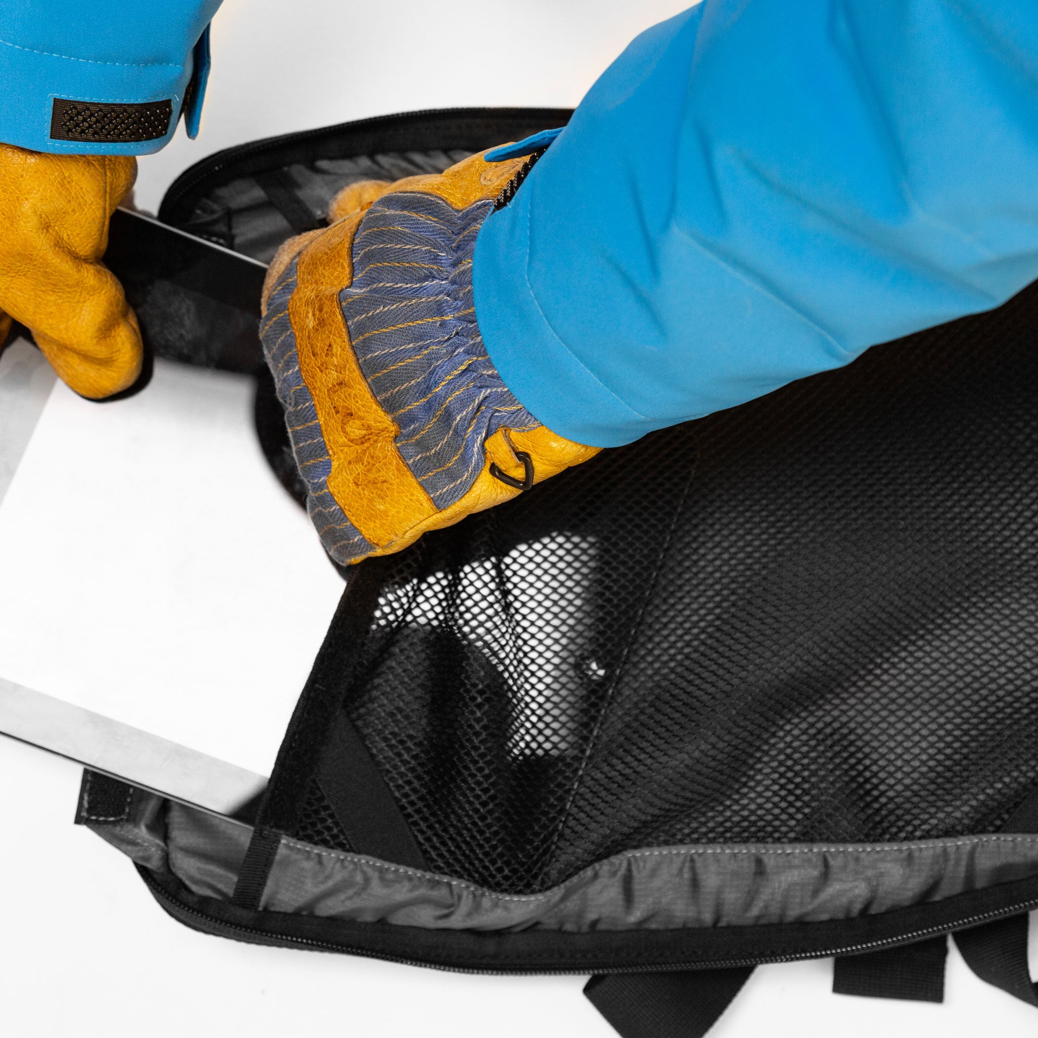 sync-performance-locker-pack-open-top