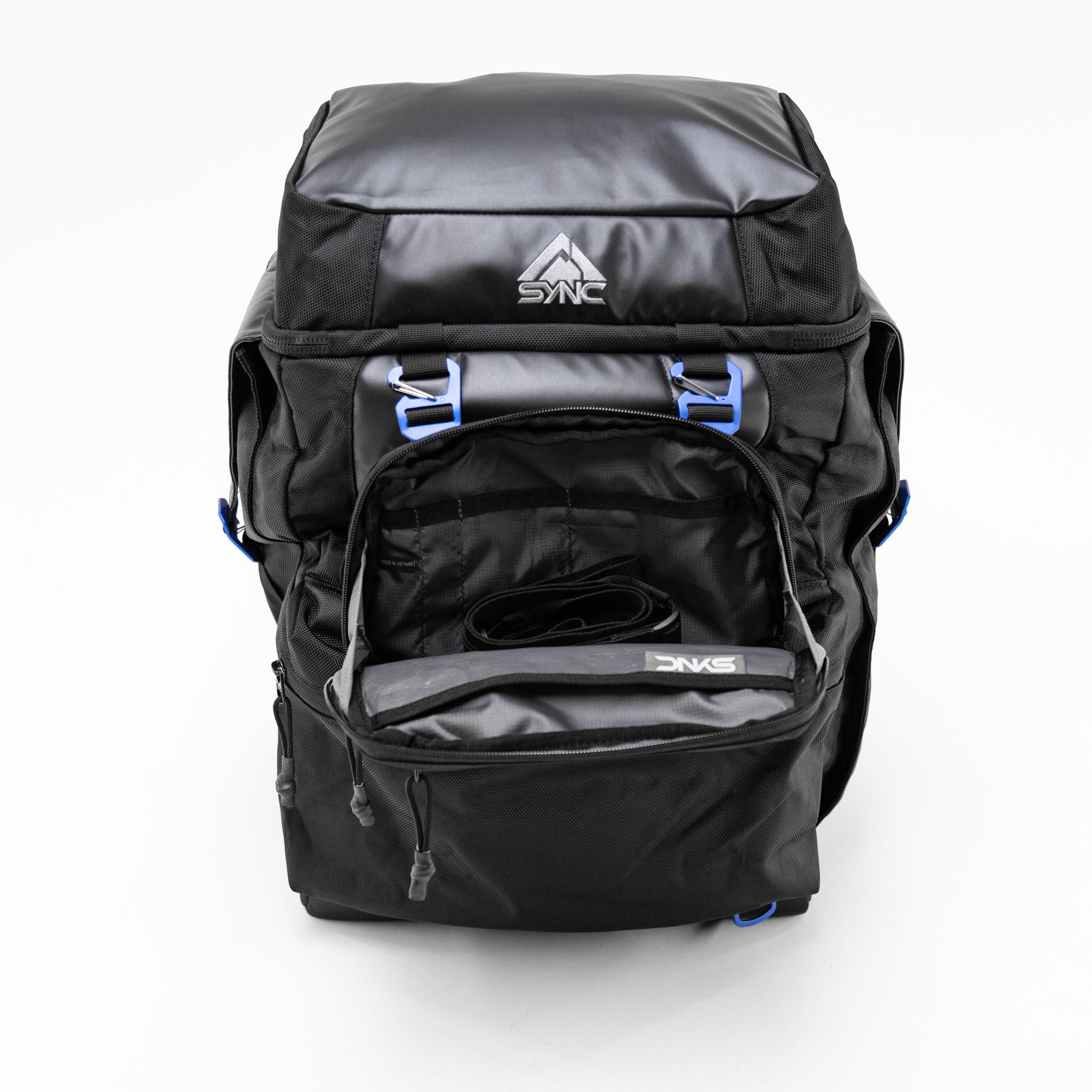 sync-performance-utility-kit-on-locker-pack