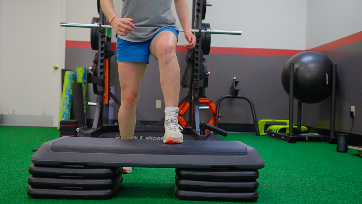 Five Knee Injury Recovery Exercises with Ella Spear – SYNC Performance
